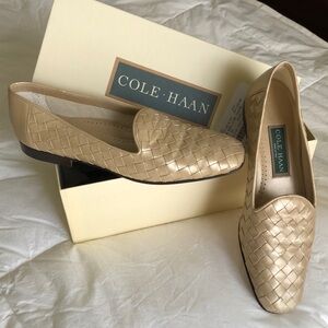 Cole Haan soft gold leather woven slip-on 8 1/2 AA classic style shoe
